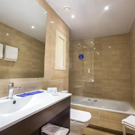 酒店 La Carolina 滨海略雷特