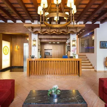 酒店 La Carolina 4*